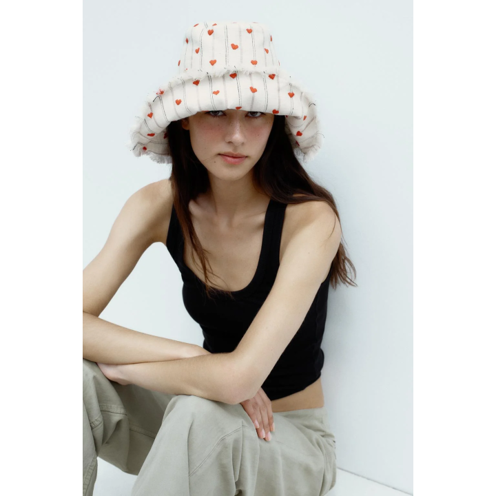 ПОЛОСАТАЯ ПАНАМА С ВЫШИВКОЙ «СЕРДЦА»