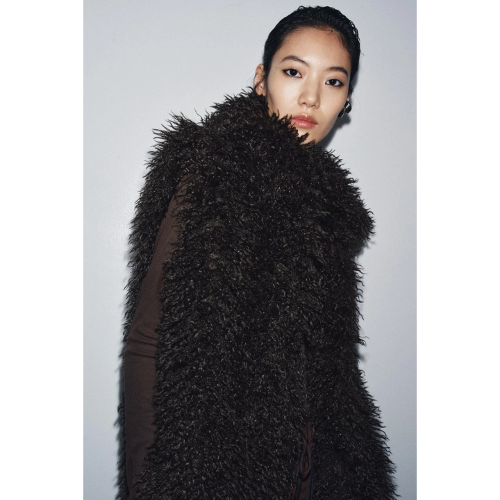 ЖИЛЕТ ИЗ ИСКУССТВЕННОГО МЕХА