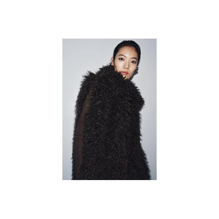 ЖИЛЕТ ИЗ ИСКУССТВЕННОГО МЕХА