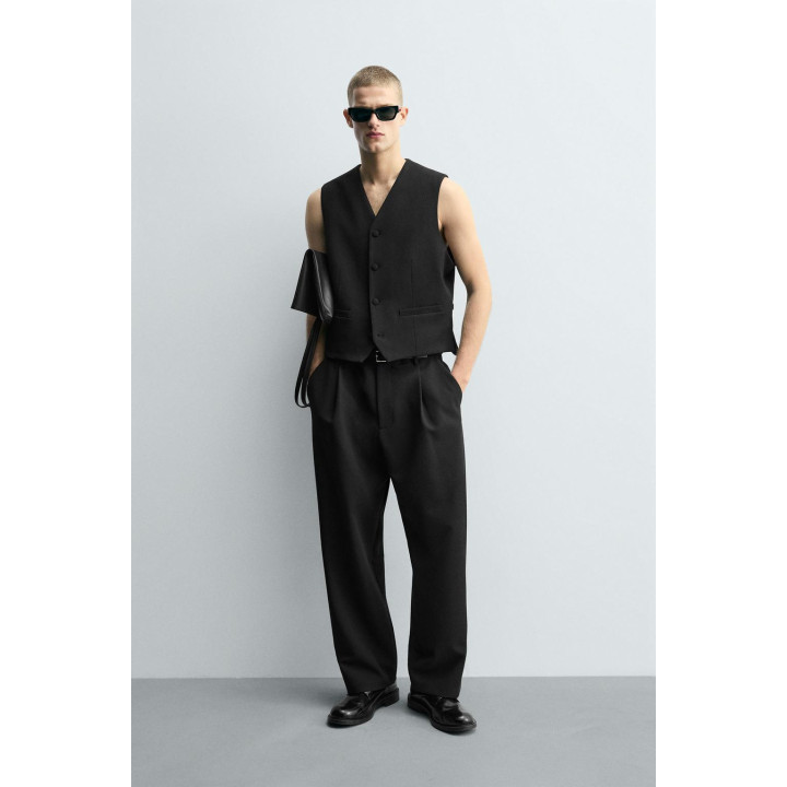 ЖИЛЕТ ИЗ РЕЛЬЕФНОЙ ТКАНИ С КАРМАНАМИ