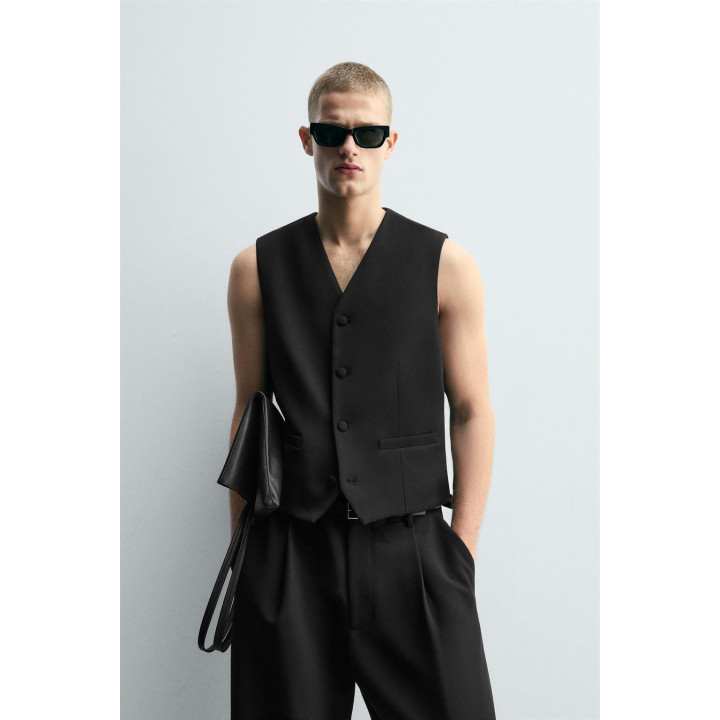 ЖИЛЕТ ИЗ РЕЛЬЕФНОЙ ТКАНИ С КАРМАНАМИ