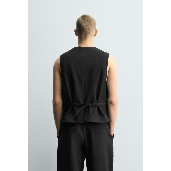 ЖИЛЕТ ИЗ РЕЛЬЕФНОЙ ТКАНИ С КАРМАНАМИ