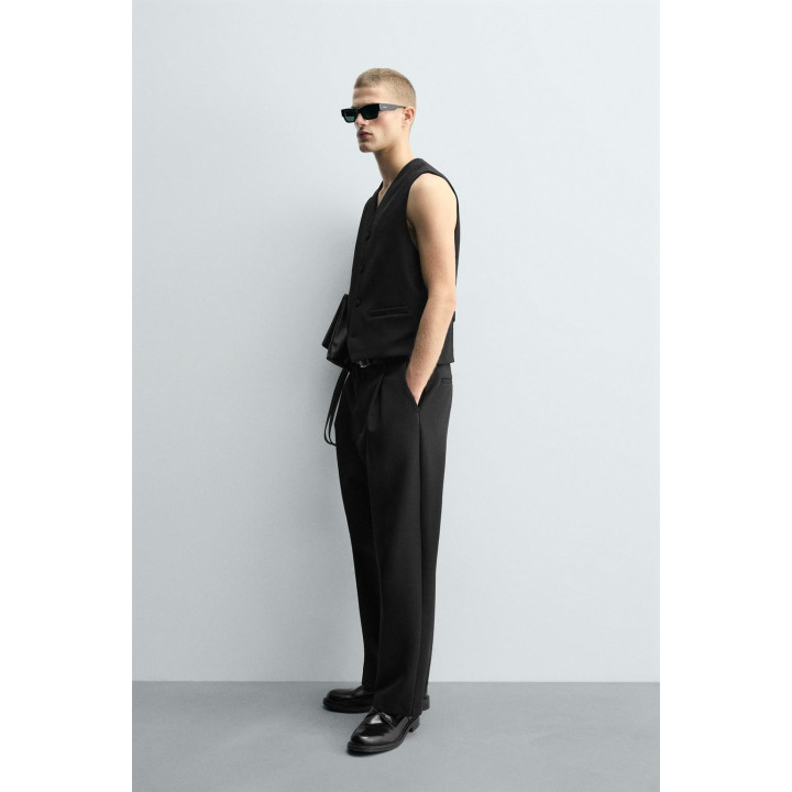 ЖИЛЕТ ИЗ РЕЛЬЕФНОЙ ТКАНИ С КАРМАНАМИ