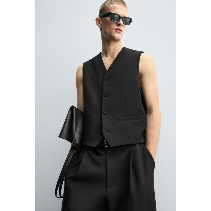 ЖИЛЕТ ИЗ РЕЛЬЕФНОЙ ТКАНИ С КАРМАНАМИ