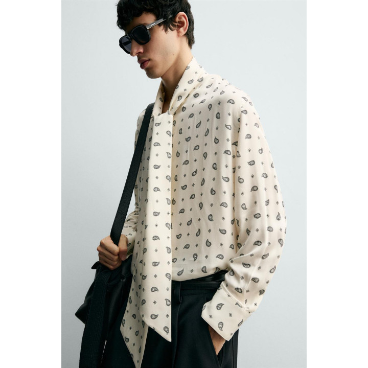 РУБАШКА С ПРИНТОМ «ПЕЙСЛИ» И БАНТОМ