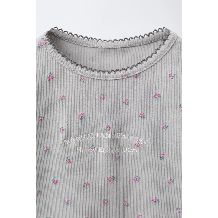 ФУТБОЛКА В РУБЧИК С ЦВЕТОЧНЫМ ПРИНТОМ И ВЫШИВКОЙ