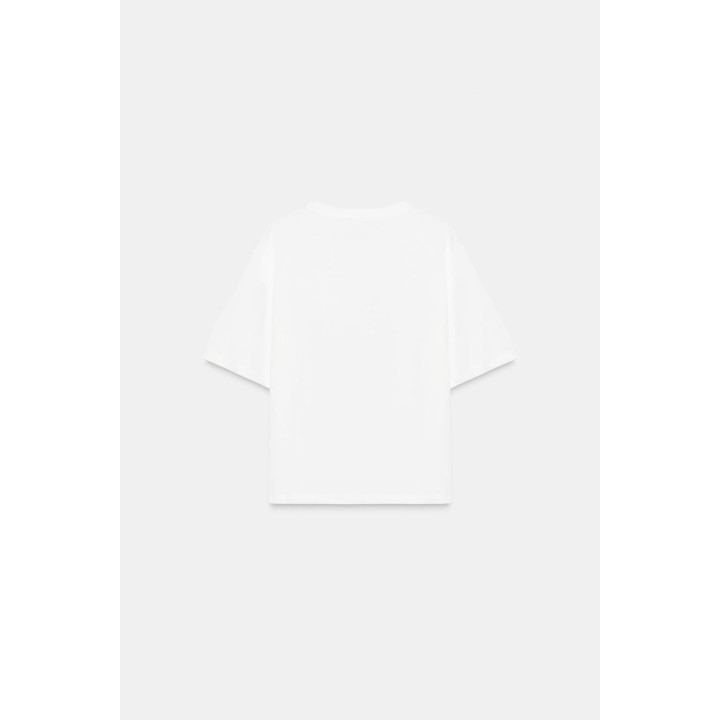 Футболка с объемным цветочным принтом