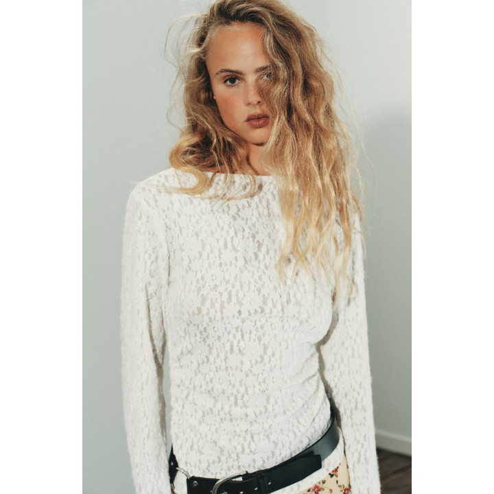 ТОП ИЗ МЯГКОГО КРУЖЕВА СО СБОРКАМИ