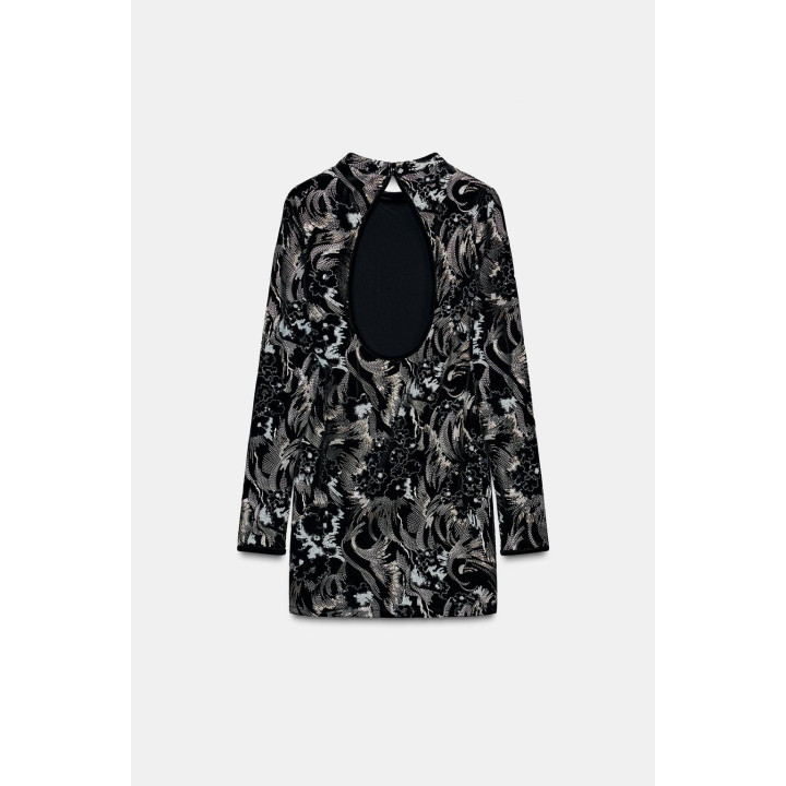 БАРХАТНОЕ ПЛАТЬЕ С ВЫШИВКОЙ