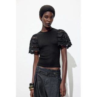 ТОП БЕЗ РУКАВОВ С ВЫШИВКОЙ