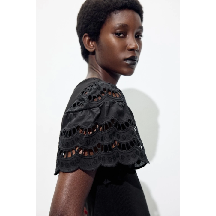 ТОП БЕЗ РУКАВОВ С ВЫШИВКОЙ