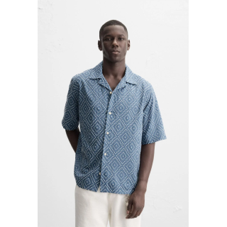 Рубашка с контрастной вышивкой