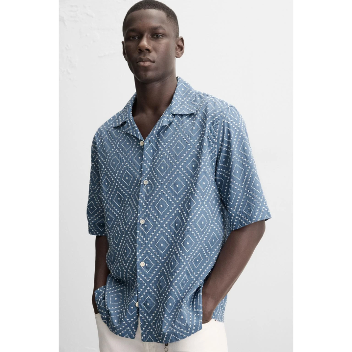 Рубашка с контрастной вышивкой