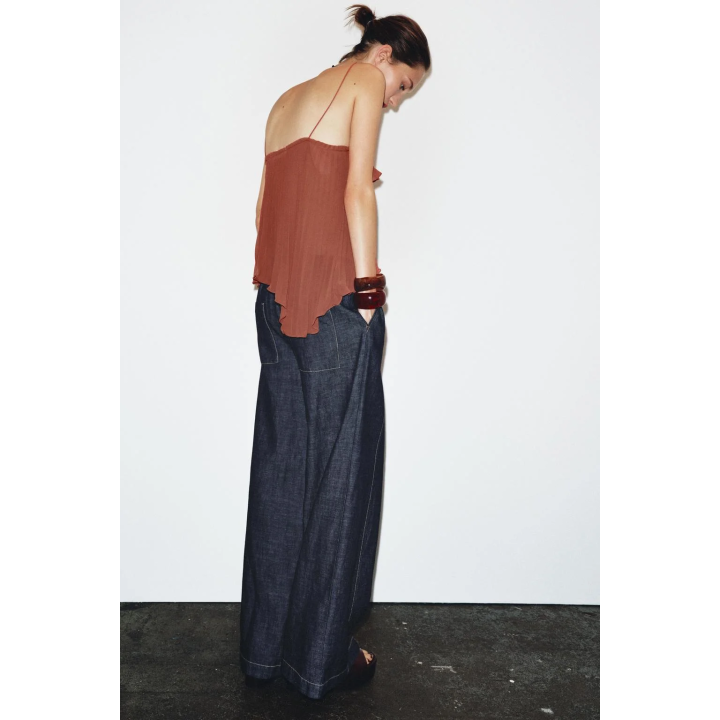 ПЛИССИРОВАННЫЙ ТОП С ВОЛАНОМ