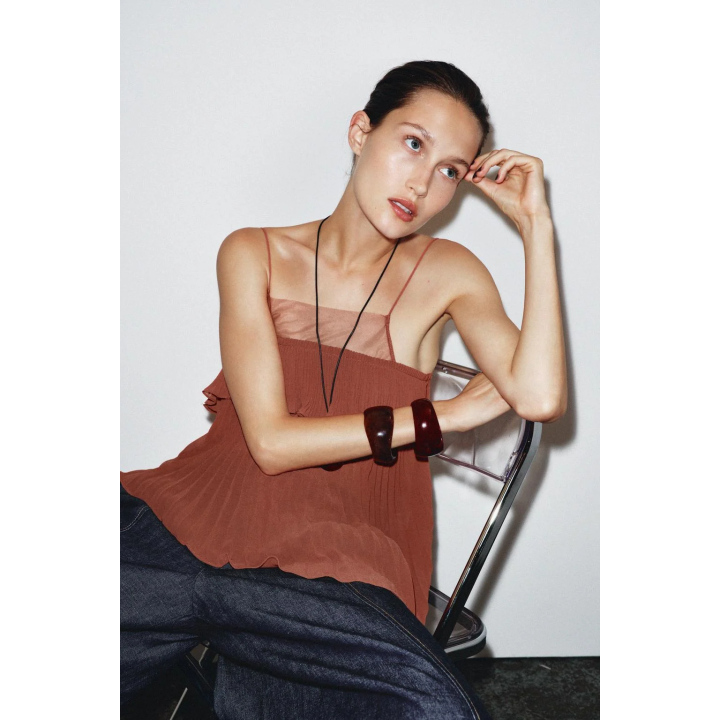 ПЛИССИРОВАННЫЙ ТОП С ВОЛАНОМ