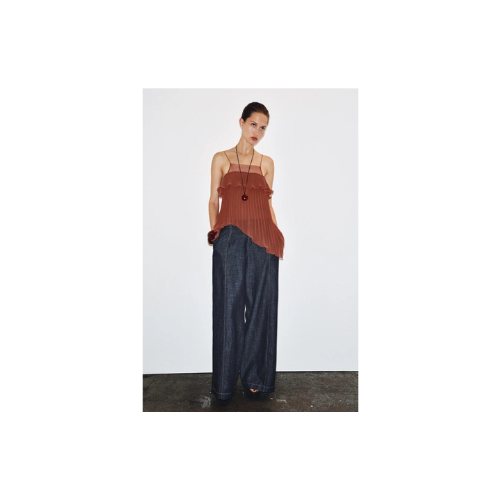 ПЛИССИРОВАННЫЙ ТОП С ВОЛАНОМ