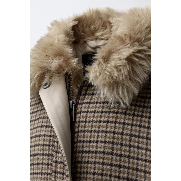 БОМБЕР В КЛЕТКУ С ВОРОТНИКОМ ИЗ ИСКУССТВЕННОГО МЕХА