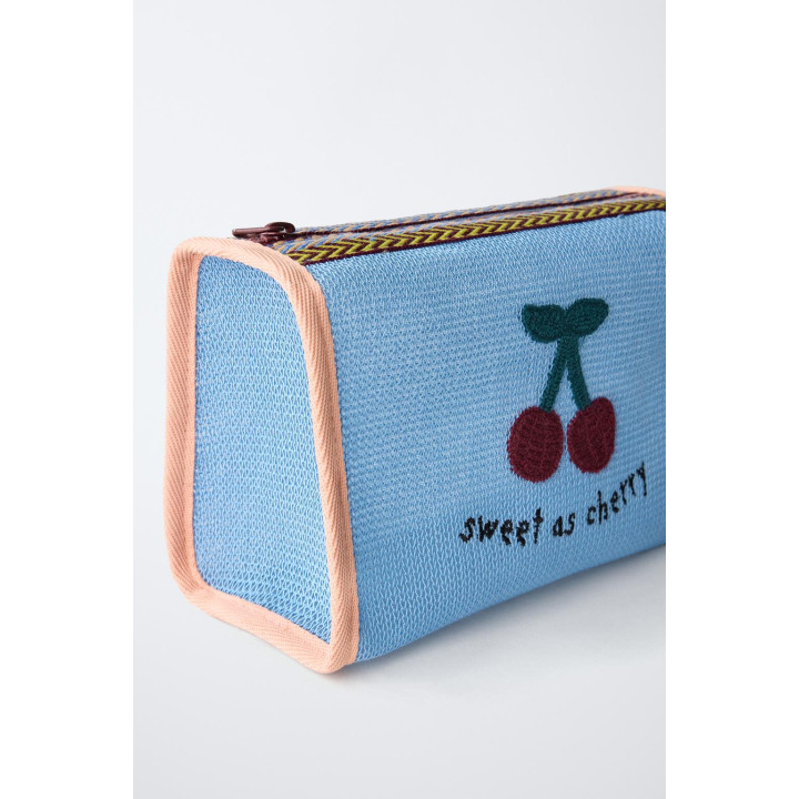 НЕСЕССЕР С ПРИНТОМ «ВИШНЯ»