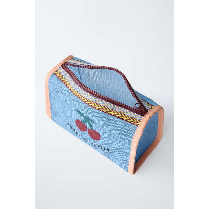 НЕСЕССЕР С ПРИНТОМ «ВИШНЯ»