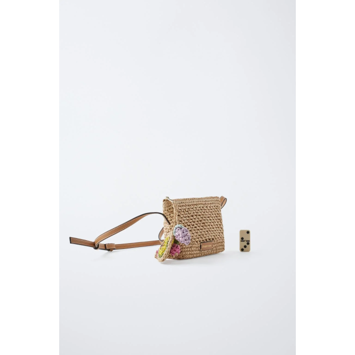 СУМКА ИЗ РАФИИ С ПОДВЕСКОЙ