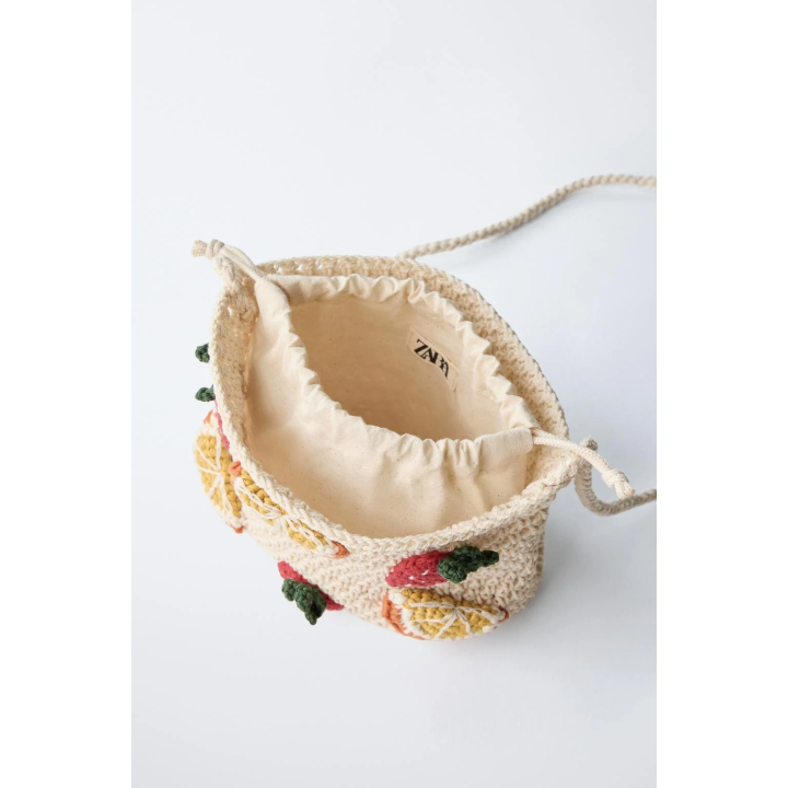 СУМКА ИЗ КРУЖЕВА КРОШЕ С ДЕТАЛЯМИ «ФРУКТЫ»