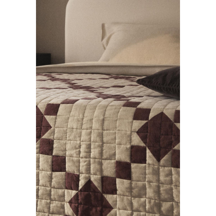 Стёганое рождественское одеяло из пэчворк-дизайна