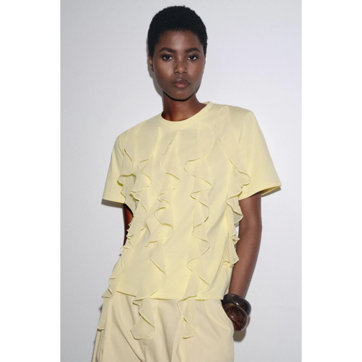 ФУТБОЛКА С ВОЛАНАМИ С ПЕРЕДИ