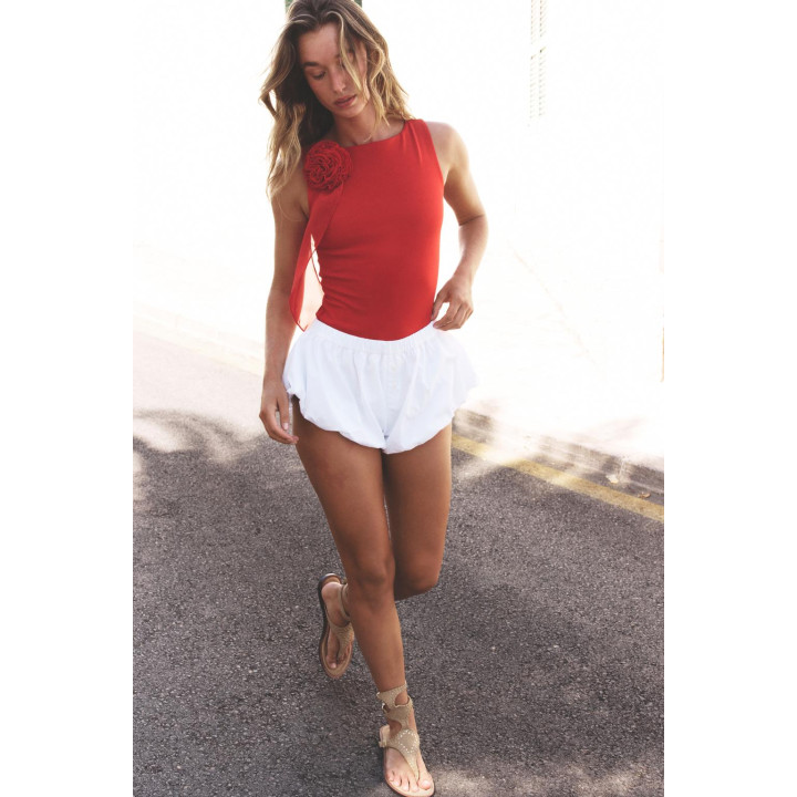 ТОП С ЦВЕТКОМ БЕЗ РУКАВОВ