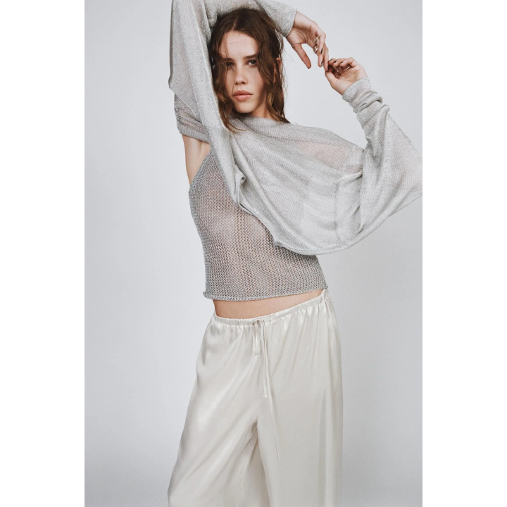 ТОП ИЗ МЕТАЛЛИЗИРОВАННОЙ НИТИ С РУКАВАМИ «ЛЕТУЧАЯ МЫШЬ»