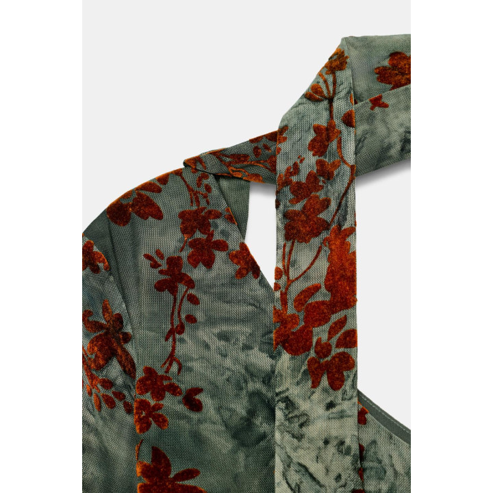 АСИММЕТРИЧНЫЙ ТОП ИЗ БАРХАТИСТОЙ ТКАНИ