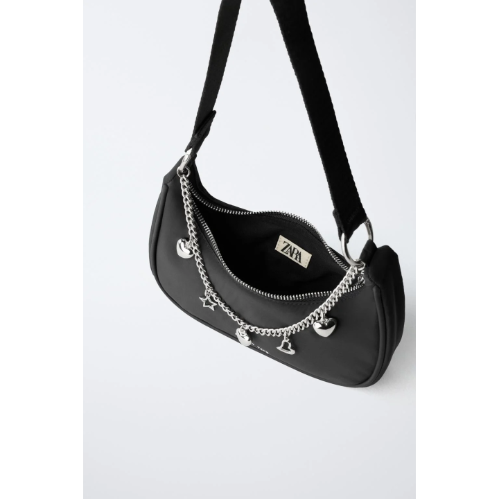 СУМКА С ПЛЕЧЕВЫМ РЕМНЕМ И ПОДВЕСКАМИ