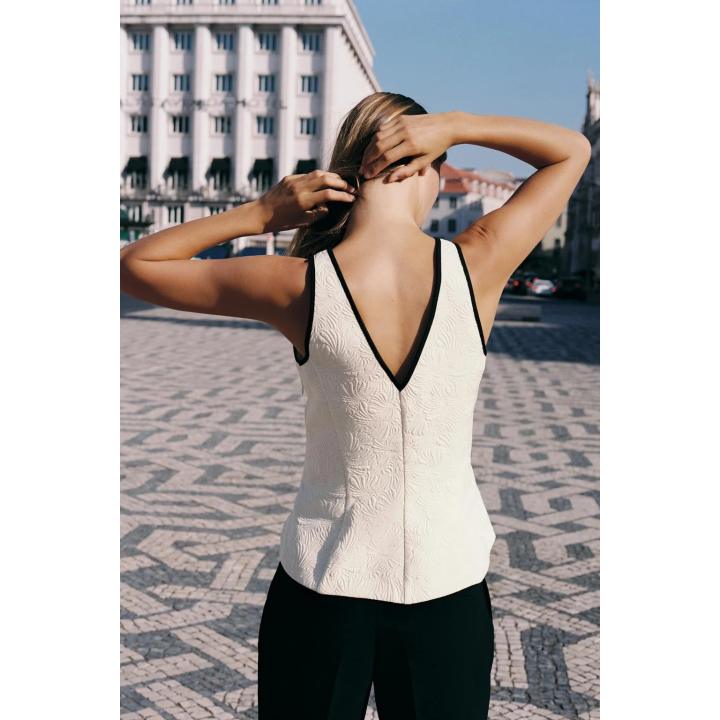 ЖАККАРДОВЫЙ ТОП С БАСКОЙ