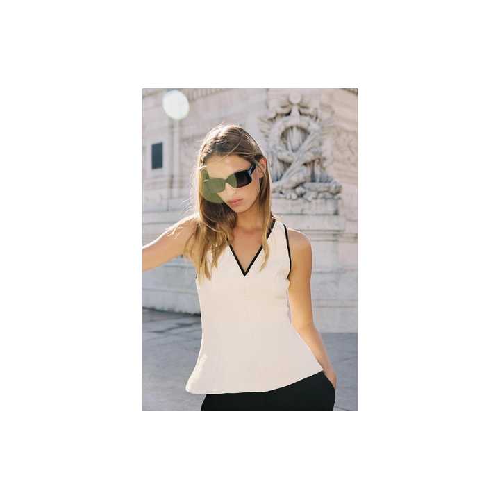 ЖАККАРДОВЫЙ ТОП С БАСКОЙ