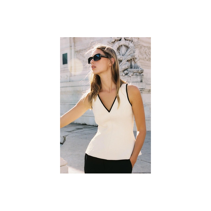 ЖАККАРДОВЫЙ ТОП С БАСКОЙ