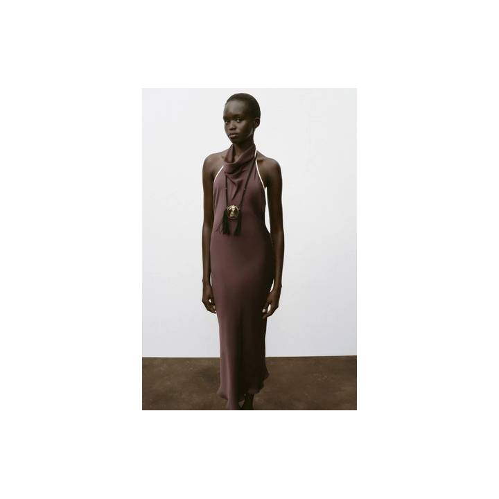 АТЛАСНОЕ ПЛАТЬЕ МИДИ С КОНТРАСТНОЙ ОТДЕЛКОЙ