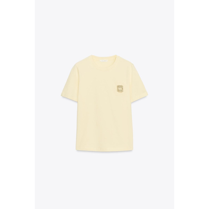 МАЙКА С БРОШЬЮ