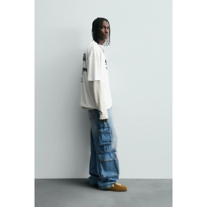 ФУТБОЛКА С ПРОРЕЗИНЕННЫМИ ПРИНТАМИ