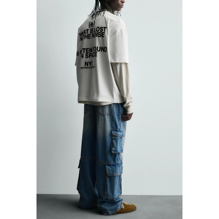 ФУТБОЛКА С ПРОРЕЗИНЕННЫМИ ПРИНТАМИ