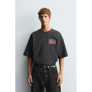 ФУТБОЛКА С ЭФФЕКТОМ ПОТЕРТОСТИ И ЦИФРАМИ