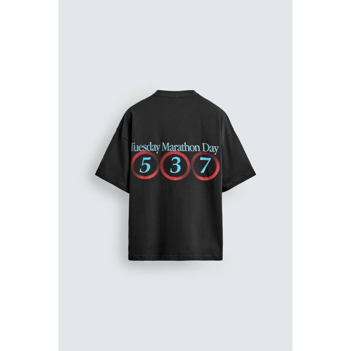 ФУТБОЛКА С ЭФФЕКТОМ ПОТЕРТОСТИ И ЦИФРАМИ