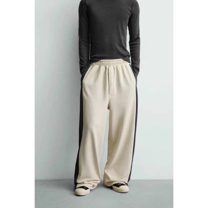 Джоггеры с широкими брючинами