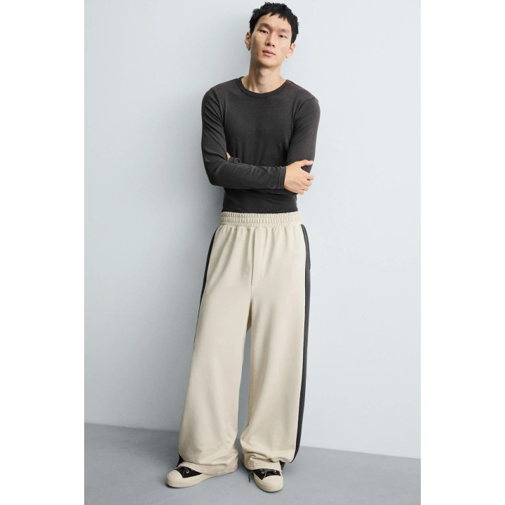 Джоггеры с широкими брючинами