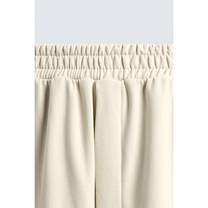 Джоггеры с широкими брючинами