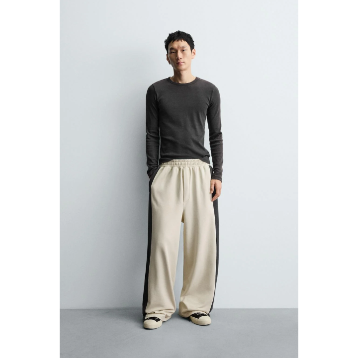 Джоггеры с широкими брючинами