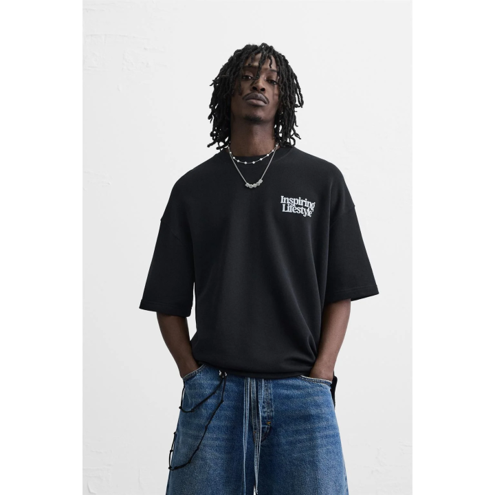 ТОЛСТОВКА С ГРАФИЧЕСКИМИ ПРИНТАМИ