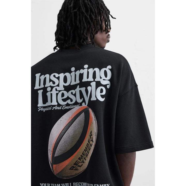 ТОЛСТОВКА С ГРАФИЧЕСКИМИ ПРИНТАМИ