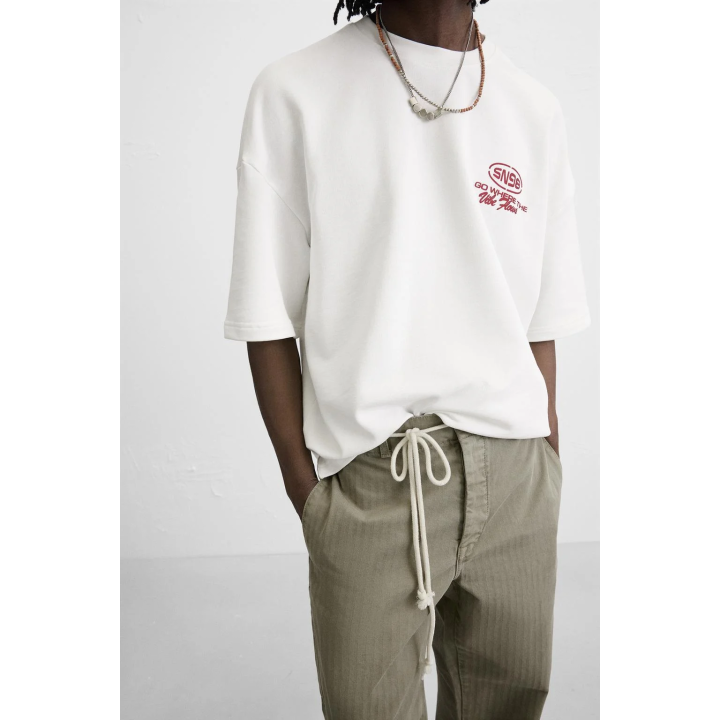 Свитшот с контрастными принтами