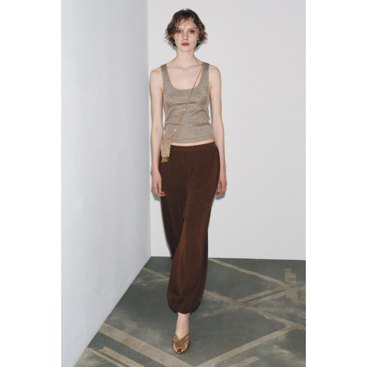 ТОП С ТЕКСТУРОЙ И МЕТАЛЛИЗИРОВАННОЙ НИТЬЮ