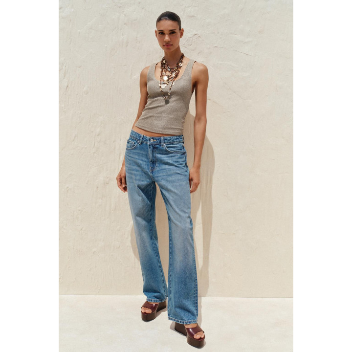 ТОП С ТЕКСТУРОЙ И МЕТАЛЛИЗИРОВАННОЙ НИТЬЮ