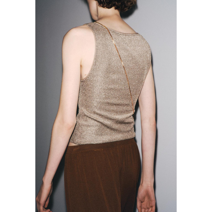 ТОП С ТЕКСТУРОЙ И МЕТАЛЛИЗИРОВАННОЙ НИТЬЮ